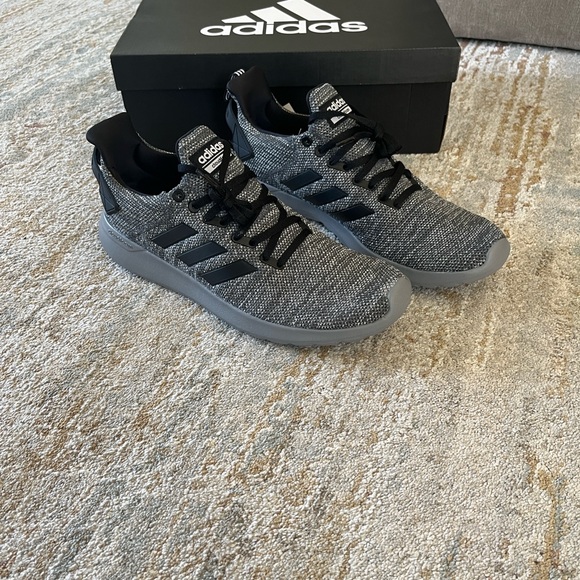 New Adidas Grey Knit Sneakers Mens - Picture 3 of 8